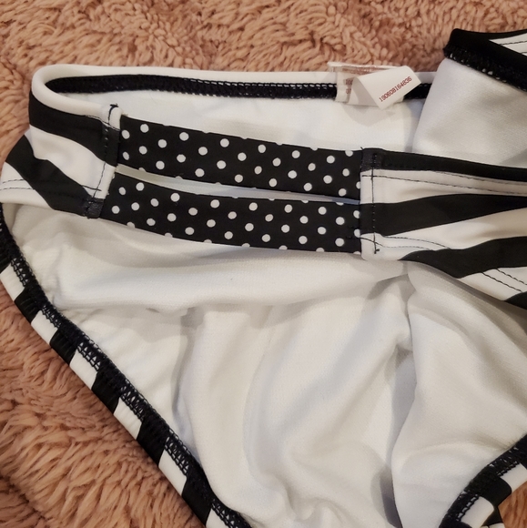 Super cute bikini bottom - Picture 7 of 8